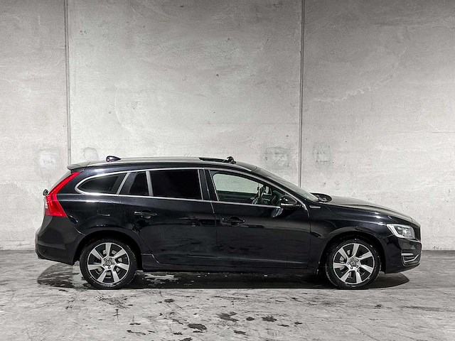 Volvo v60 2.4 d6 awd plug-in hybrid summum 285pk 2013 (origineel-nl), 6-sfg-70 - afbeelding 6 van  23