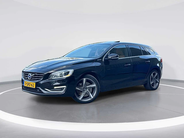 Volvo v60 2.4 d6 awd plug-in hybrid summum | 7-spz-62 - afbeelding 1 van  30