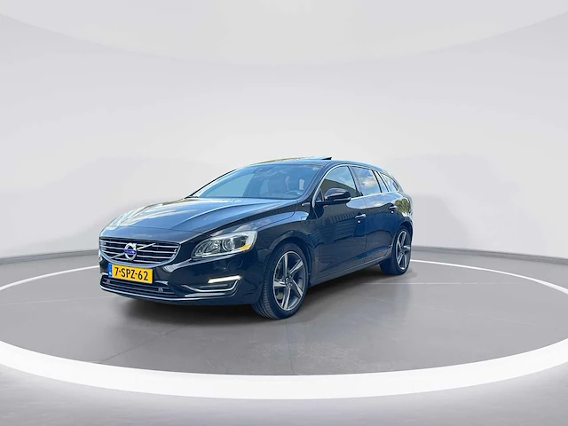 Volvo v60 2.4 d6 awd plug-in hybrid summum | 7-spz-62 - afbeelding 14 van  30