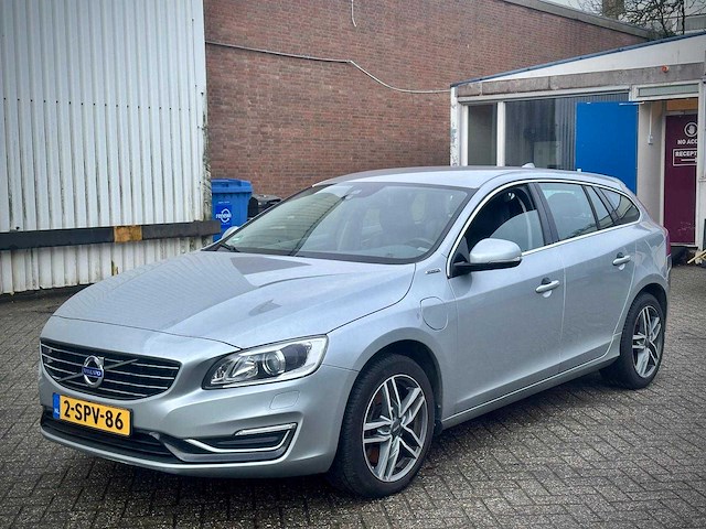 Volvo v60 2.4 d6 awd plug-in hybrid summum automaat, 2-spv-86 - afbeelding 1 van  12