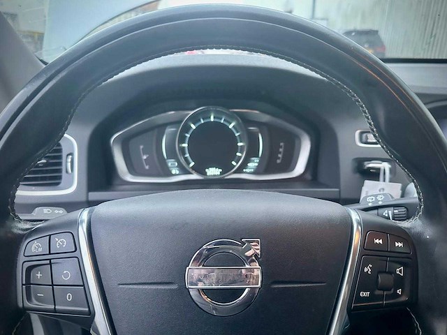 Volvo v60 2.4 d6 awd plug-in hybrid summum automaat, 2-spv-86 - afbeelding 12 van  12