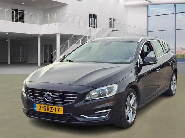 Volvo v60 2.4 d6 awd plug in hybrid summum automaat, 2-srz-17 - afbeelding 1 van  12