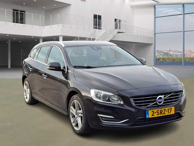 Volvo v60 2.4 d6 awd plug in hybrid summum automaat, 2-srz-17 - afbeelding 7 van  12
