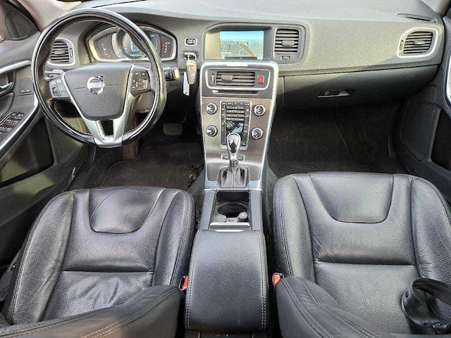 Volvo v60 2.4 d6 awd plug in hybrid summum automaat, 2-srz-17 - afbeelding 10 van  12