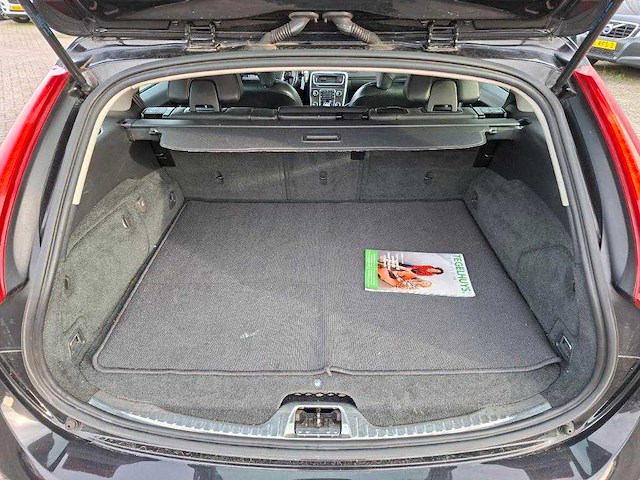 Volvo v60 2.4 d6 awd plug in hybrid summum automaat, 2-srz-17 - afbeelding 12 van  12