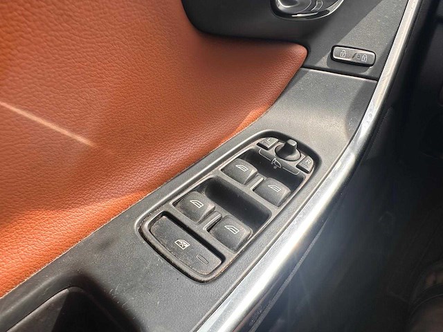 Volvo v60 2.4 d6 awd plug in hybrid summum automaat, 4-slb-54 - afbeelding 7 van  19