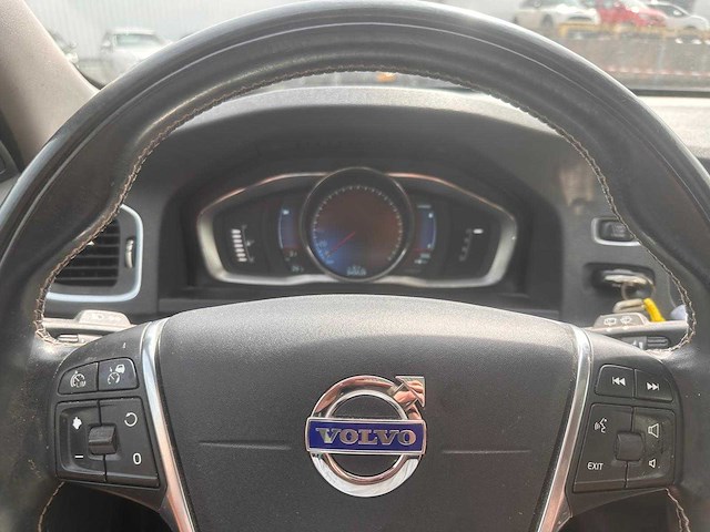Volvo v60 2.4 d6 awd plug in hybrid summum automaat, 4-slb-54 - afbeelding 8 van  19