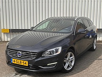 Volvo v60 2.4 d6 awd plug in hybrid summum automaat, 4-slb-54 - afbeelding 1 van  19