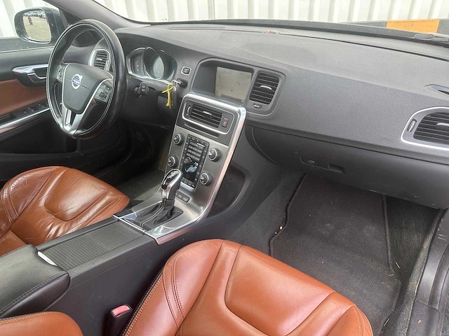 Volvo v60 2.4 d6 awd plug in hybrid summum automaat, 4-slb-54 - afbeelding 16 van  19