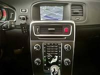 Volvo v60 2.4 d6 awd plug-in hybrid summum automaat 8-sjr-36 - afbeelding 2 van  18