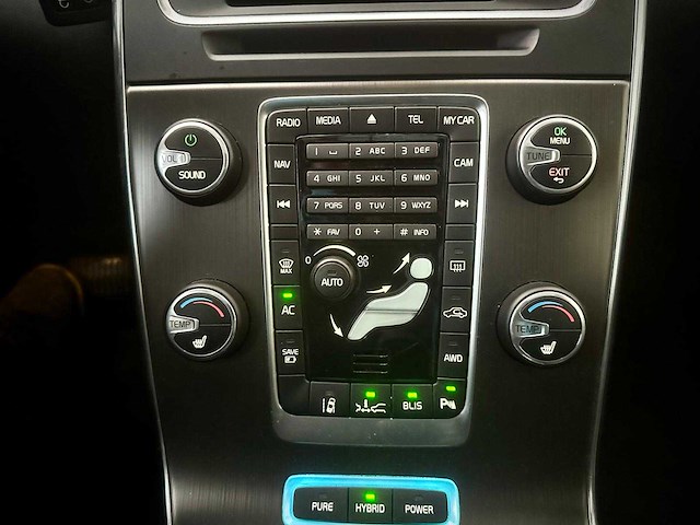 Volvo v60 2.4 d6 awd plug-in hybrid summum automaat 8-sjr-36 - afbeelding 3 van  18