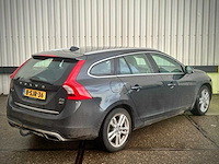 Volvo v60 2.4 d6 awd plug-in hybrid summum automaat 8-sjr-36 - afbeelding 11 van  18