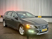 Volvo v60 2.4 d6 awd plug-in hybrid summum automaat 8-sjr-36 - afbeelding 12 van  18