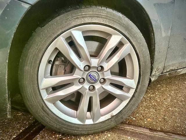 Volvo v60 2.4 d6 awd plug-in hybrid summum automaat 8-sjr-36 - afbeelding 14 van  18