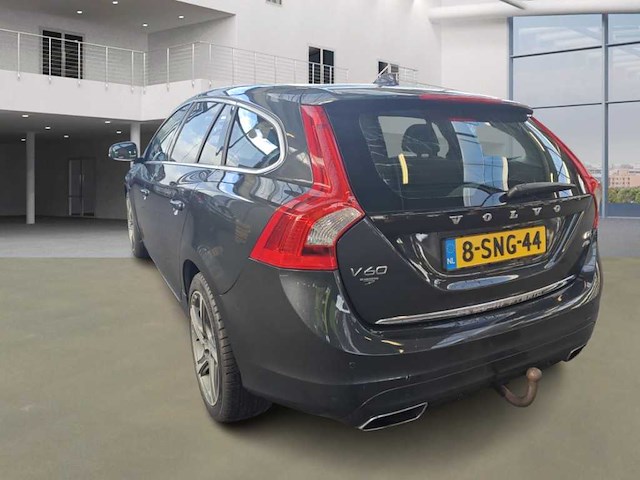 Volvo v60 2.4 d6 awd plug in hybrid summum automaat, 8-sng-44 - afbeelding 10 van  14
