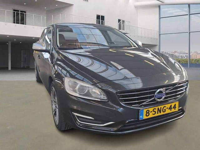 Volvo v60 2.4 d6 awd plug in hybrid summum automaat, 8-sng-44 - afbeelding 9 van  14