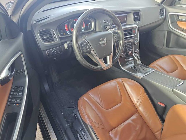 Volvo v60 2.4 d6 awd plug in hybrid summum automaat, 8-sng-44 - afbeelding 12 van  14