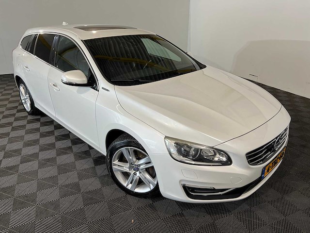 Volvo v60 2.4 d6 awd plug-in summum, 4-tbz-60 - afbeelding 19 van  24