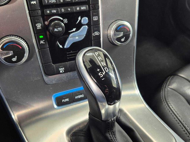 Volvo v60 2.4 d6 twin engine summum, hg-502-h - afbeelding 7 van  17
