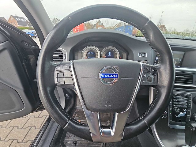 Volvo v60 3.0 t6 awd momentum | 07-rrv-3 i - afbeelding 2 van  28