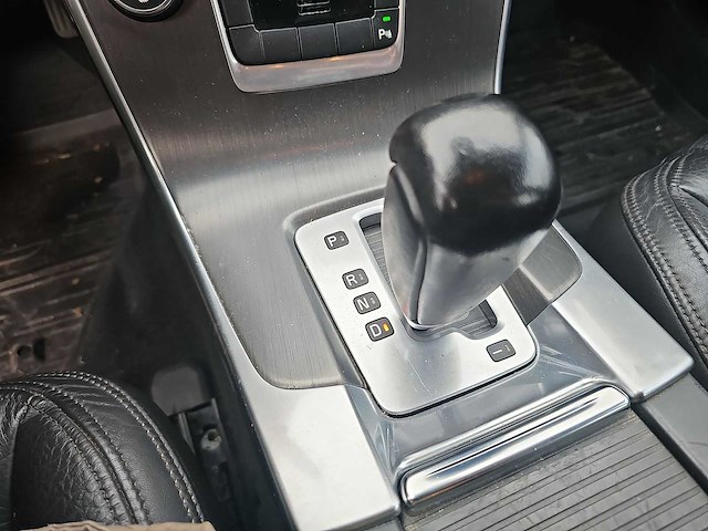 Volvo v60 3.0 t6 awd momentum | 07-rrv-3 i - afbeelding 7 van  14