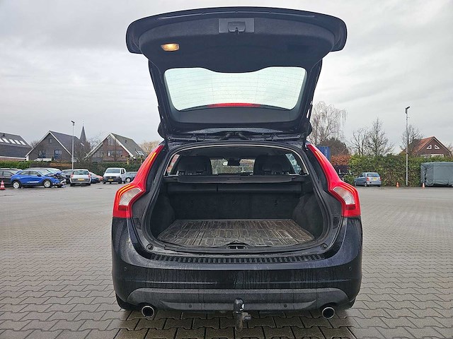 Volvo v60 3.0 t6 awd momentum | 07-rrv-3 i - afbeelding 11 van  19