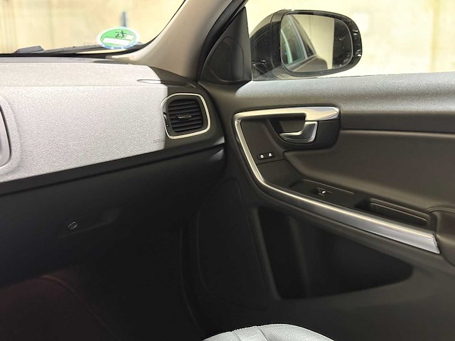 Volvo v60 cross country 2.0 d3 polar+ 150pk 2017, pt-351-g - afbeelding 20 van  40