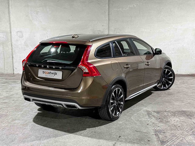 Volvo v60 cross country 2.0 d3 polar+ 150pk 2017, pt-351-g - afbeelding 2 van  40