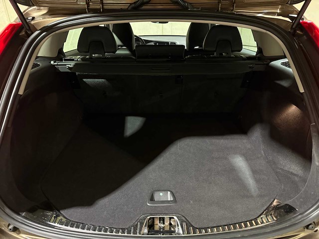 Volvo v60 cross country 2.0 d3 polar+ 150pk 2017, pt-351-g - afbeelding 21 van  40