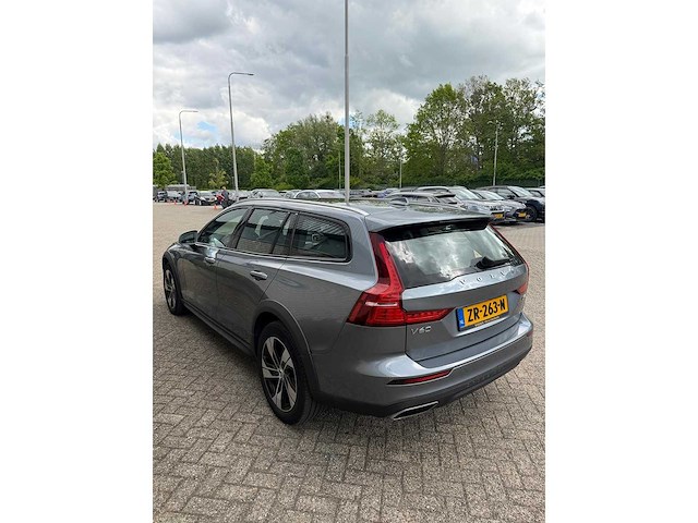 Volvo v60 cross country 2.0 d4 awd intro edition | zr-263-n i - afbeelding 15 van  85