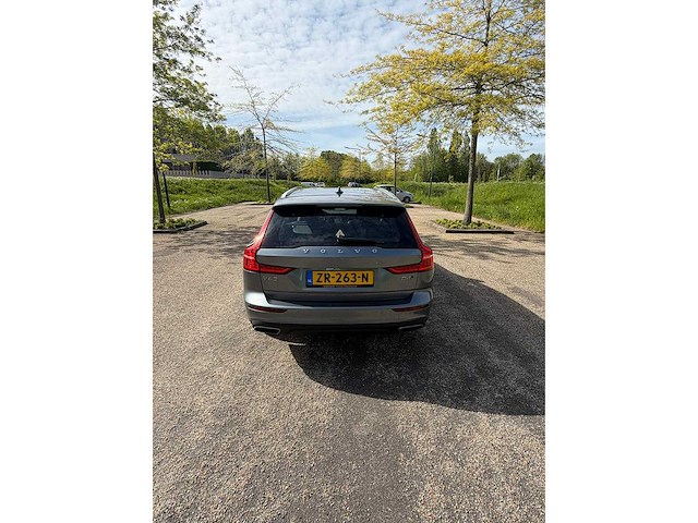 Volvo v60 cross country 2.0 d4 awd intro edition | zr-263-n i - afbeelding 17 van  85