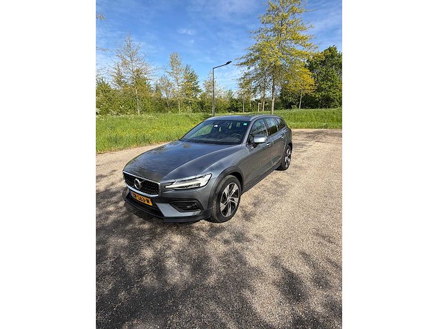 Volvo v60 cross country 2.0 d4 awd intro edition | zr-263-n i - afbeelding 18 van  85