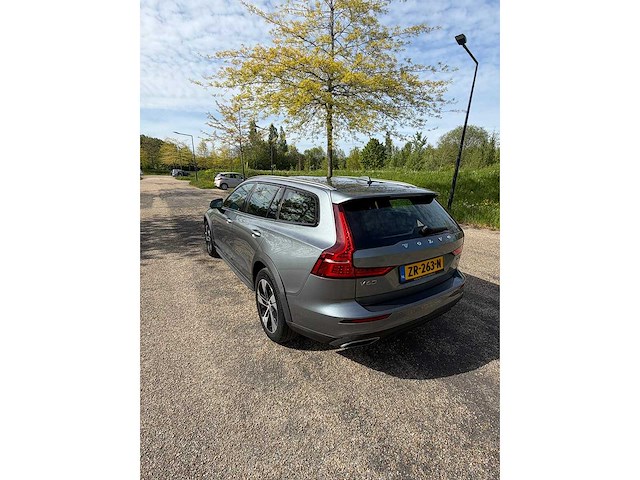 Volvo v60 cross country 2.0 d4 awd intro edition | zr-263-n i - afbeelding 29 van  85