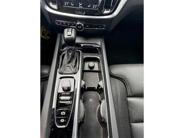 Volvo v60 cross country 2.0 d4 awd intro edition | zr-263-n i - afbeelding 35 van  85