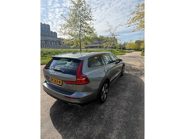 Volvo v60 cross country 2.0 d4 awd intro edition | zr-263-n i - afbeelding 36 van  85