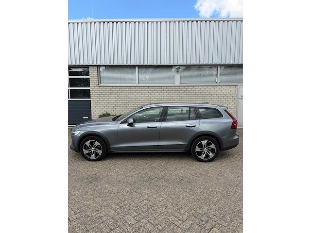 Volvo v60 cross country 2.0 d4 awd intro edition | zr-263-n i - afbeelding 8 van  49