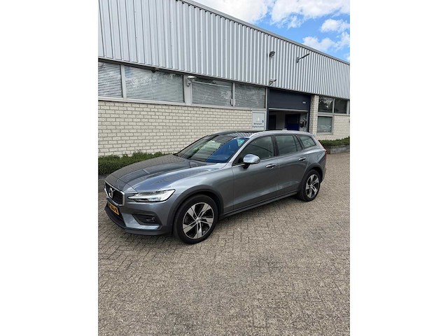 Volvo v60 cross country 2.0 d4 awd intro edition | zr-263-n i - afbeelding 12 van  49