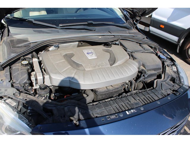 Volvo v60 plug in hybrid automaat met kenteken 5-shn-26 - afbeelding 11 van  19