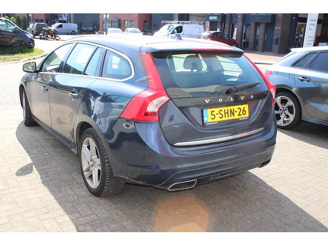 Volvo v60 plug in hybrid automaat met kenteken 5-shn-26 - afbeelding 13 van  19
