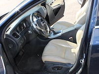 Volvo v60 plug in hybrid automaat met kenteken 5-shn-26 - afbeelding 15 van  19