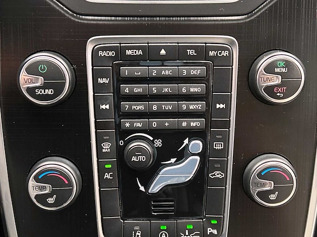 Volvo v70 1.6 d2 summum 2013 | 1-srf-52 - afbeelding 17 van  48