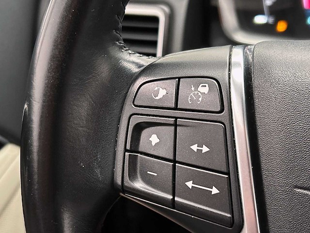 Volvo v70 1.6 d2 summum 2013 | 1-srf-52 - afbeelding 35 van  48