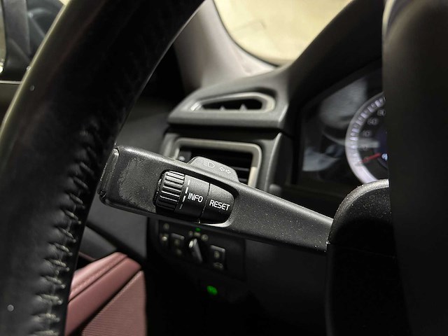 Volvo v70 1.6 t4 limited edition 179pk 2011 (origineel-nl), 63-rsf-2 - afbeelding 22 van  33