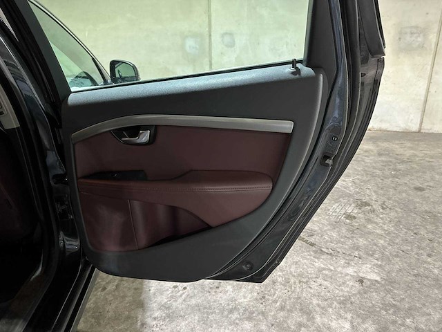 Volvo v70 1.6 t4 limited edition 179pk 2011 (origineel-nl), 63-rsf-2 - afbeelding 32 van  46