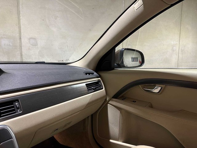 Volvo v70 2.0 d4 summum 181pk 2015 (origineel-nl), gb-859-b - afbeelding 25 van  44