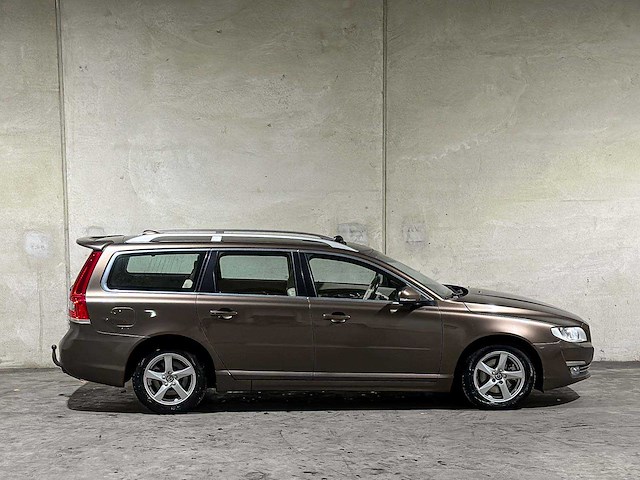 Volvo v70 2.0 d4 summum 181pk 2015 (origineel-nl), gb-859-b - afbeelding 44 van  44