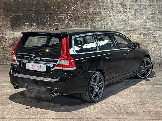 Volvo v70 2.0 t5 summum 241pk 2017, z-082-hj - afbeelding 1 van  36