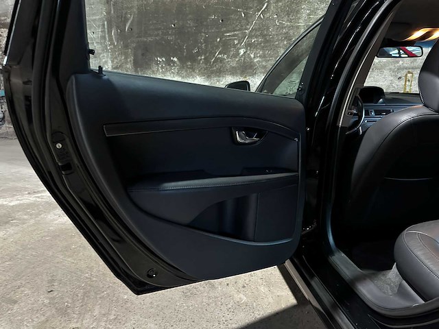 Volvo v70 2.0 t5 summum 241pk 2017, z-082-hj - afbeelding 22 van  36