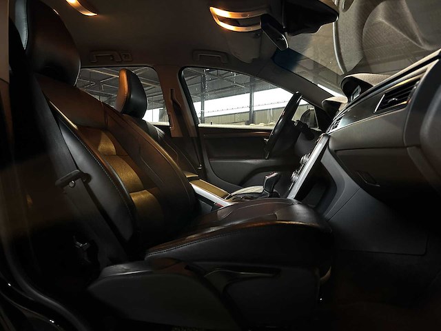 Volvo v70 2.0 t5 summum 241pk 2017, z-082-hj - afbeelding 29 van  36