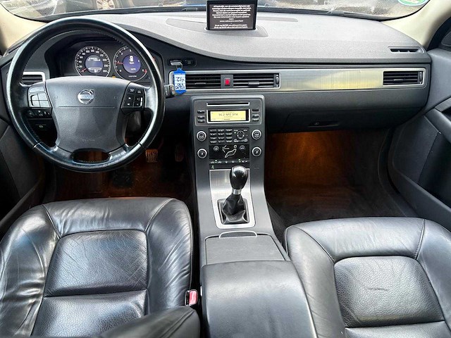 Volvo v70 2.0d limited edition - personenauto - afbeelding 14 van  15